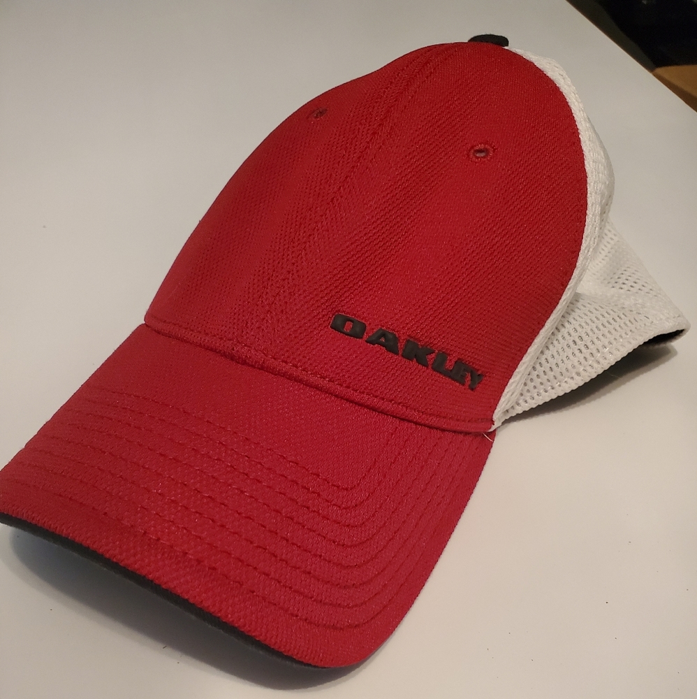 Oakley hat C2